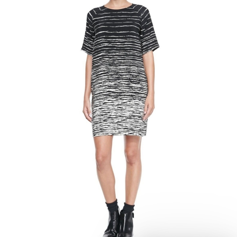 Vince Silk Black & white raglan sleeve shift dress Size Small Petite